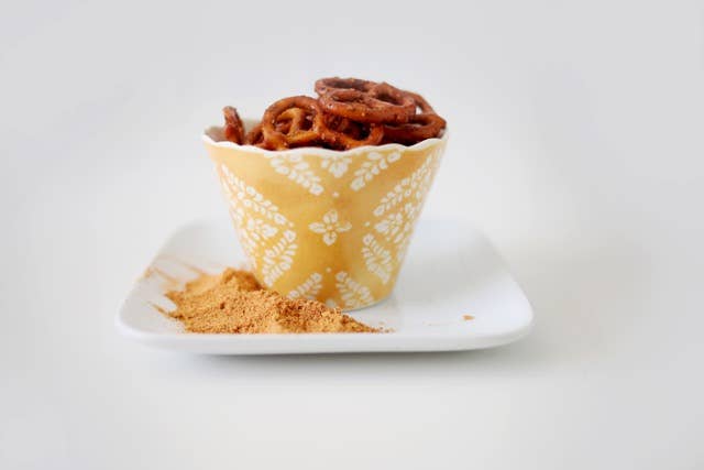 Bacon Cheddar Pretzels/5.5 oz resealable
